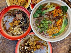 -爆炸头阿姨小四川正宗川味小吃(无任何分店)