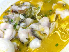 -渝是乎酸菜鱼(龙旗购物中心店)