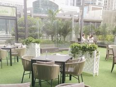 -深圳温德姆至尊酒店·大堂吧·户外花园