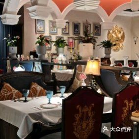 感受贵族般的用餐氛围