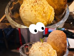 香草冰激淋球-HIGH FIVE哈福手工汉堡(桂林路店)