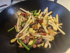 花生芽炒腊肉-仙店农庄(湖景农庄餐厅)