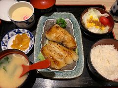 -小山日本料理(兴业太古汇店)