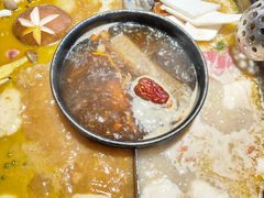 -老牌坊云南鱼豆花火锅(哈西万达店)