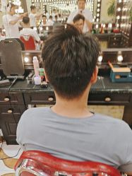 -东方先生国潮男士理发馆