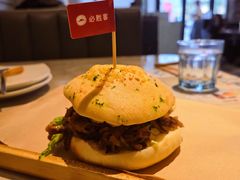 经典秘汁炭烤风味牛堡-必胜客(尹山湖歌林公园店)