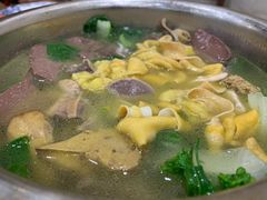 鸡杂肠红煲杂菜-巫记鸡饭店