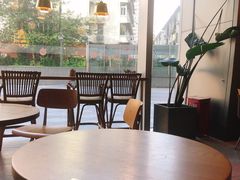 靠窗位-FUNK & KALE BY WAGAS(长宁尚嘉)