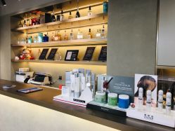 -变画·发型STUDIO