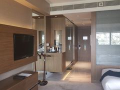 -上海滴水湖皇冠假日酒店