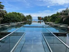 -亚龙湾喜来登·美景台大堂吧