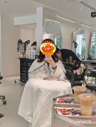-SALON DE VANHADA