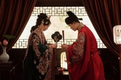 -雪中彩影婚纱摄影·微光艺术中心