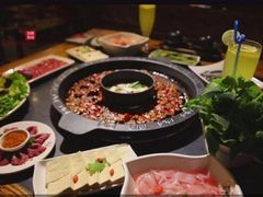 -老房老舍重庆火锅(假日城市店)