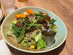 香煎原切牛肉藜麦蔬菜能量碗-玛格萝妮比萨屋(四平店)