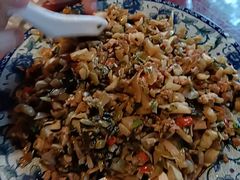 酸菜炒肉末-生态苑农庄(十里画廊遇龙河店)