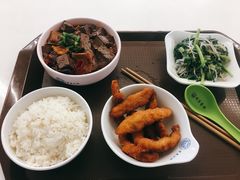 -同济大学本部学苑饮食广场