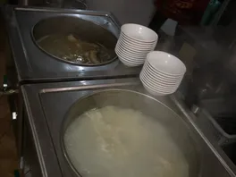 骨**