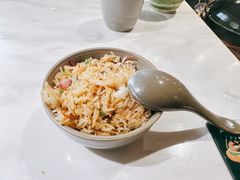 广式腊味煲仔饭-狐狸爱上椰子鸡(滨江星光大道店)