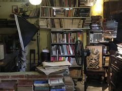 -邊城書店