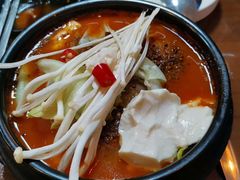 豆腐家招牌脊骨土豆锅-小公洞韩式豆腐村