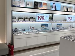 -J-Optical佳视明眼镜·蔡司视觉(青岛金茂览秀城店)