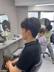 -宫铭烫发染发接发店