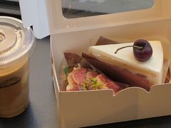 无花果挞-black rainbow coffee