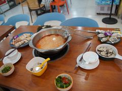 -老何家后安粉·糟粕醋海鲜火锅(三亚湾椰梦长廊店)