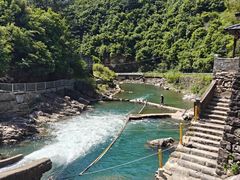 -安吉龙王山峡谷漂流