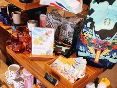 零售区-星巴克臻选(深圳金光华店)
