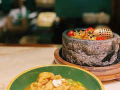 鱼汤焖油豆腐-佬麻雀·新湘菜(珠海金发购物中心店)