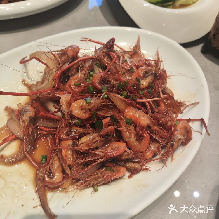 一直来他家用餐了，公司聚餐都在他们家