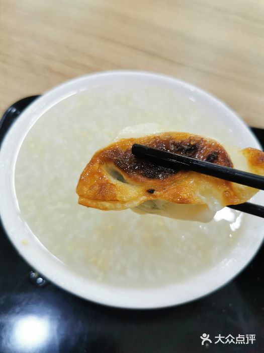 姑苏鸿昌兴大食堂(中山北路店)煎馄饨图片