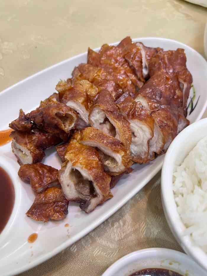 梁家菜馆(南华东路店)-"[薄荷]环境:一共有三楼,位置也挺小的.