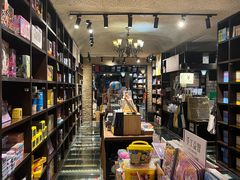 -钟书阁(松江泰晤士小镇店)