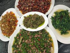 特色尖椒兔-江湖黑大兔(杨家坪店)