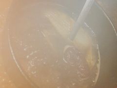 -老牌坊云南鱼豆花火锅(爱建店)