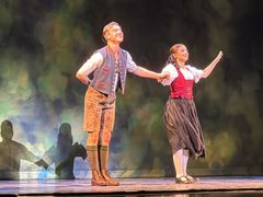 -交通银行前滩31演艺中心