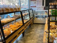 面包甜点陈列柜-嘉年华面包房餐厅（饺子馆）(陶然亭店)