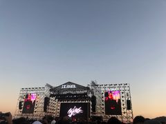 -巨鹏飞梦幻海岸