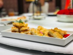 酥脆皮墨鱼胶配小棠菜-三利音·浦之舟(滨江大道店)