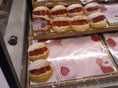 -巴黎贝甜(大宁国际商业广场店)