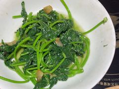 -吃饭皇帝大土家民族菜(荟聚店)