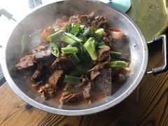 -临江餐馆二楼美食部落
