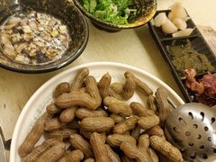 -洞庭洲·防空洞火锅·烧烤·铜锅涮肉(新百广场店)