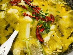 -渝是乎酸菜鱼(龙旗购物中心店)