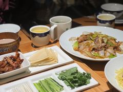 -娜仁图雅蒙古美食村(33小镇店)