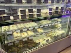 -白玉兰食品甜凤店(合生汇店)