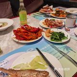 自助餐厅是一个让人吃饱喝足的地方